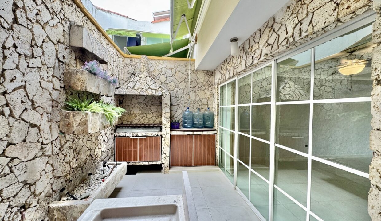 CASA EN VENTA BRISAS DEL LAGO RODADERO SANTA MARTA15