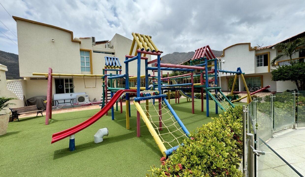 CASA EN VENTA BRISAS DEL LAGO RODADERO SANTA MARTA4