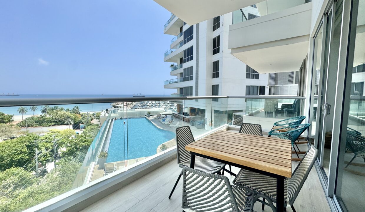 APARTAMETNO EN VENTA en grand marina Santa Marta
